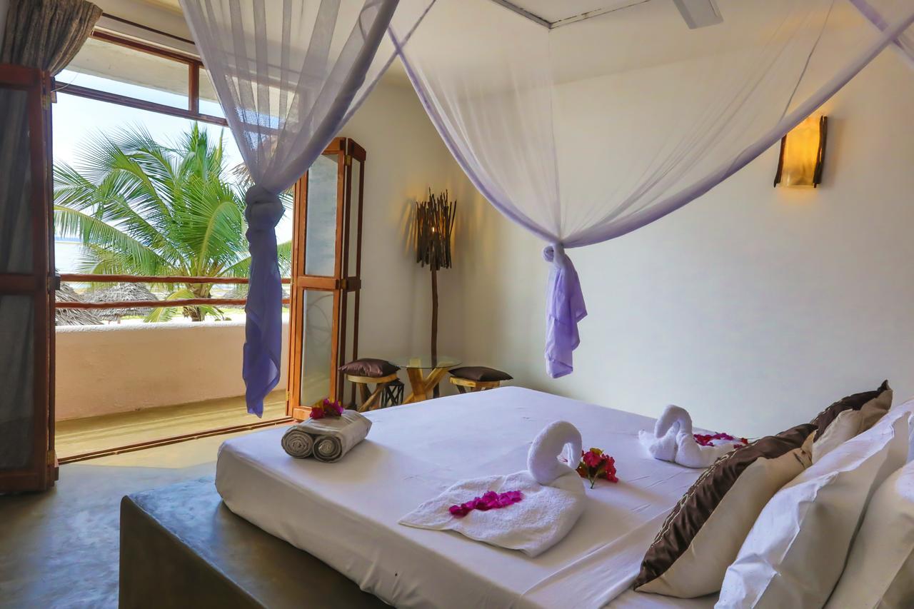 Milele Beach Resort Pingwe Eksteriør billede